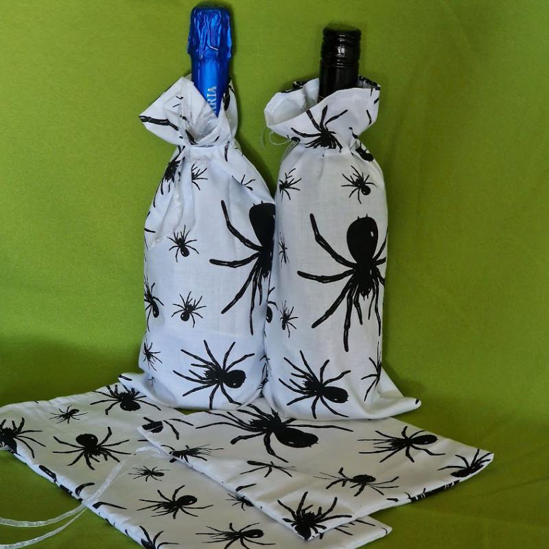 DCS65 - Pók mintás bor és pezsgőtartó textil ajándéktasak, zsák kb. 15x31cm