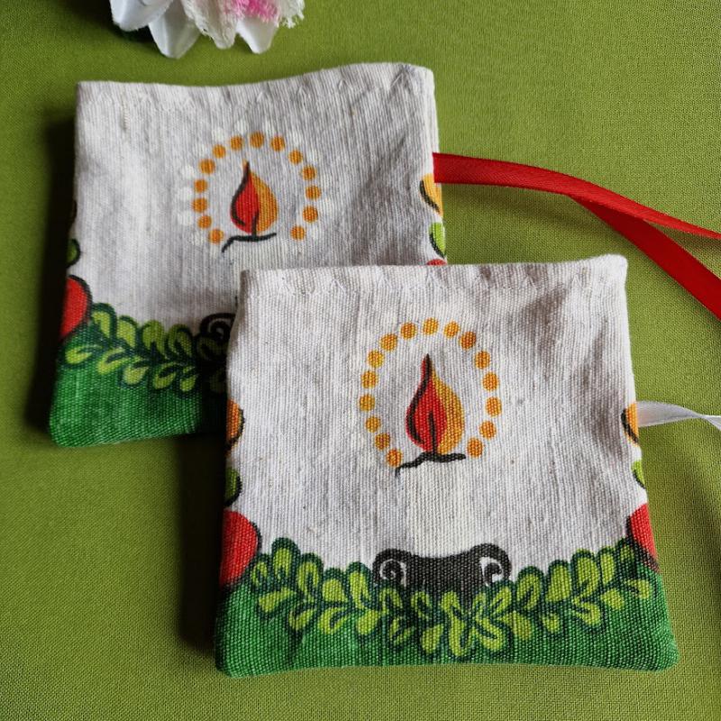 DCS96 - Gyertya mintás vászon ajándéktasak, ékszertartó