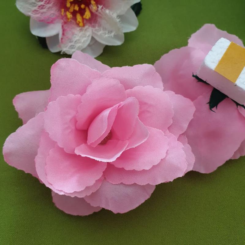 ESKÜVŐ - 10 cm-es selyem rózsaszín színű rózsa tartón