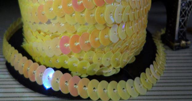 Esküvő 6mm-es sárga flitter 270cm hosszú