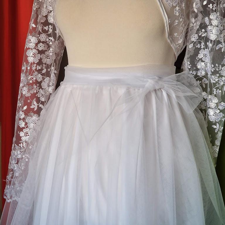 ESKÜVŐ ASZ40 – 3 rétegű fehér midi tüll szoknya