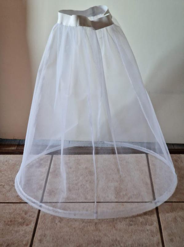 ESKÜVŐ ASZ61 - 1 körös fehér gyerek alsószoknya, abroncs, lépéskönnyítő