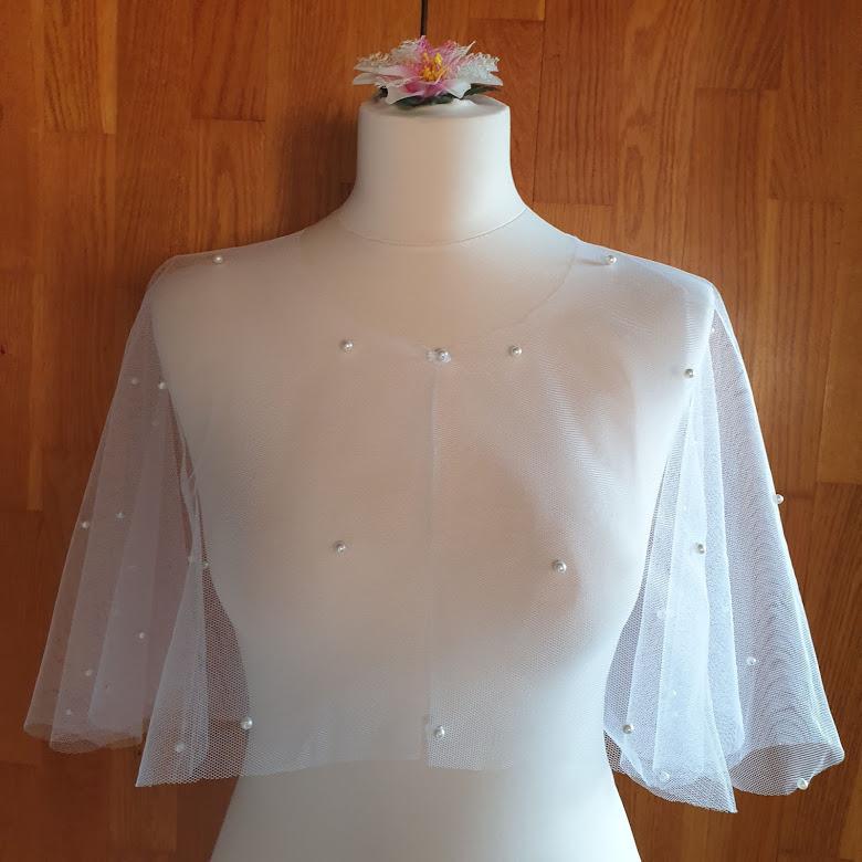 ESKÜVŐ BOL04 - Elegáns fehér színű gyöngyös boleró, pelerin