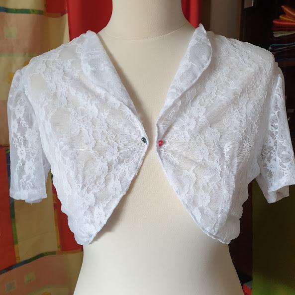 ESKÜVŐ BOL10 - Fehér menyasszonyi rövid ujjú csipke boleró