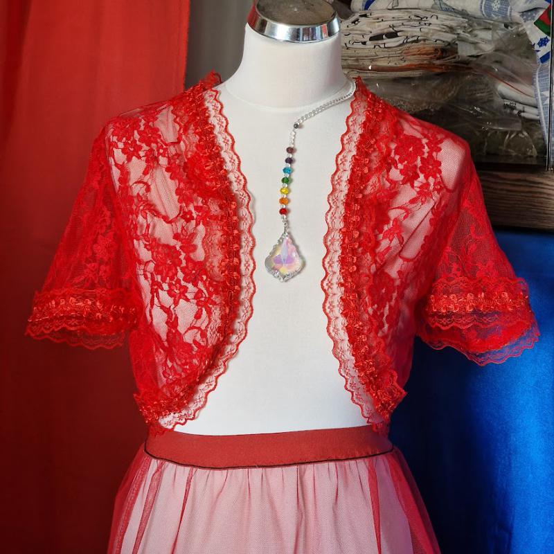 ESKÜVŐ BOL30 - Piros csipkés menyasszonyi rövid ujjú csipke boleró