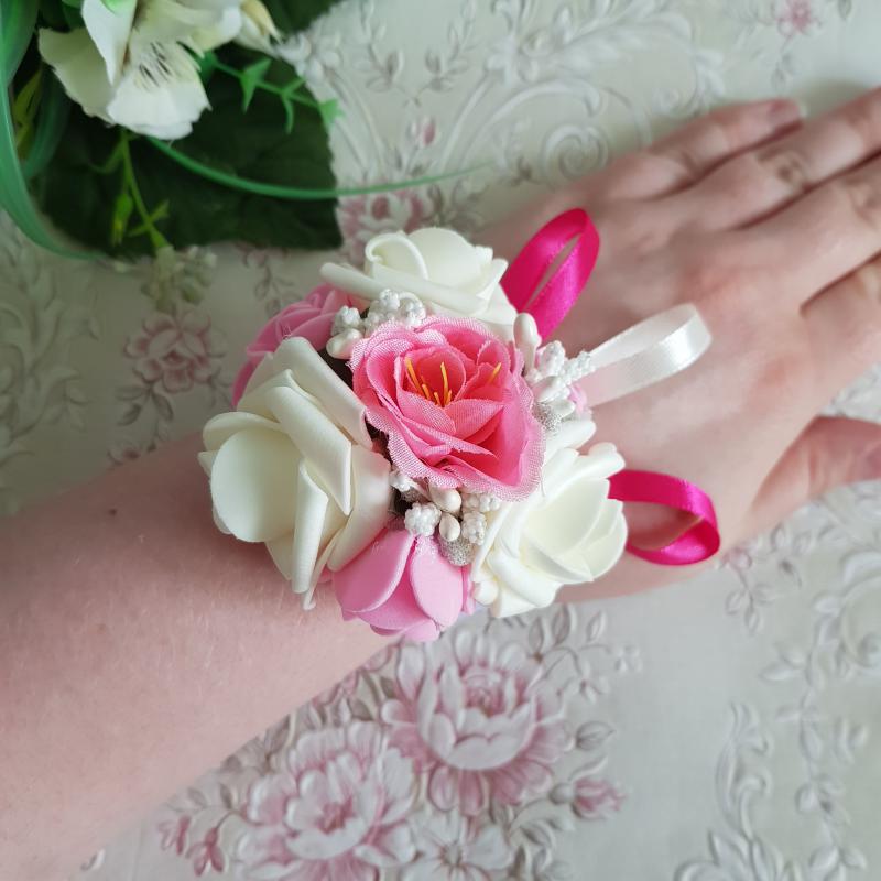 ESKÜVŐ CSD20 - Pink és fehér habvirágból készült csuklódísz