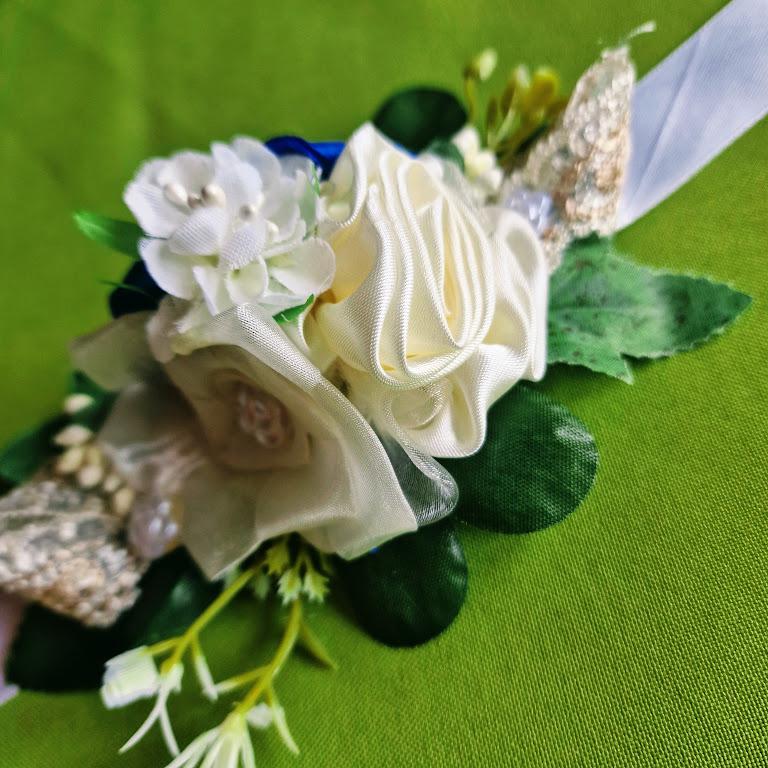 ESKÜVŐ CSD41A - Ekrü és fehér árnyalatű menyasszonyi csuklódísz