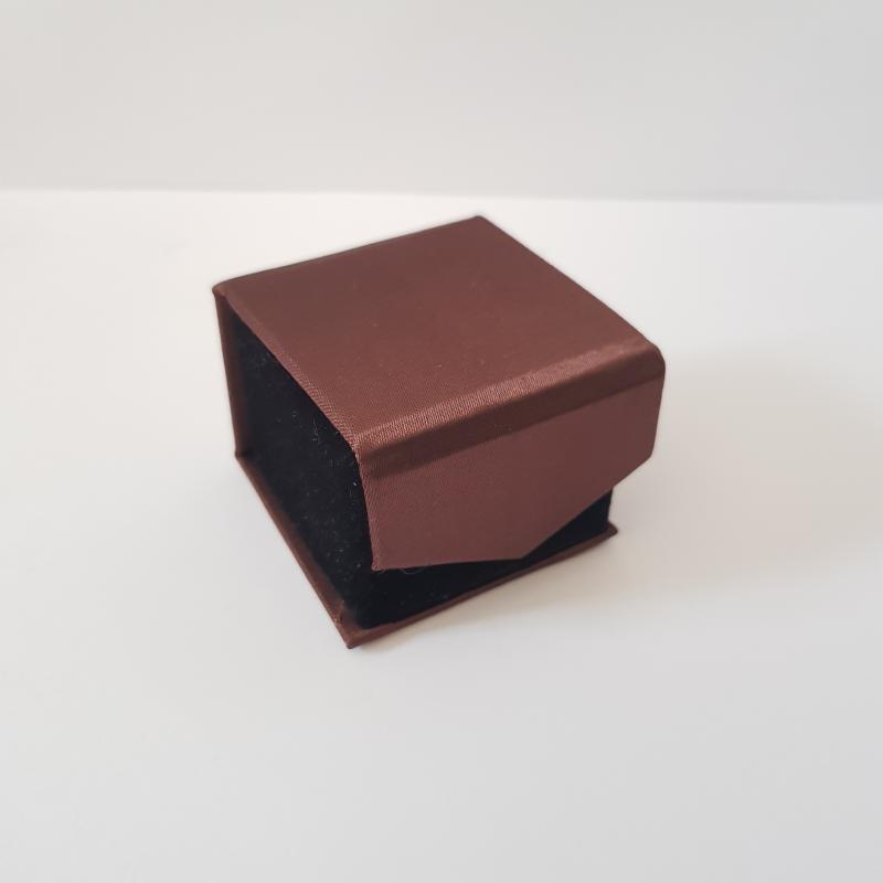 ESKÜVŐ DCS37 - Csokoládé barna szatén gyűrűtartó doboz