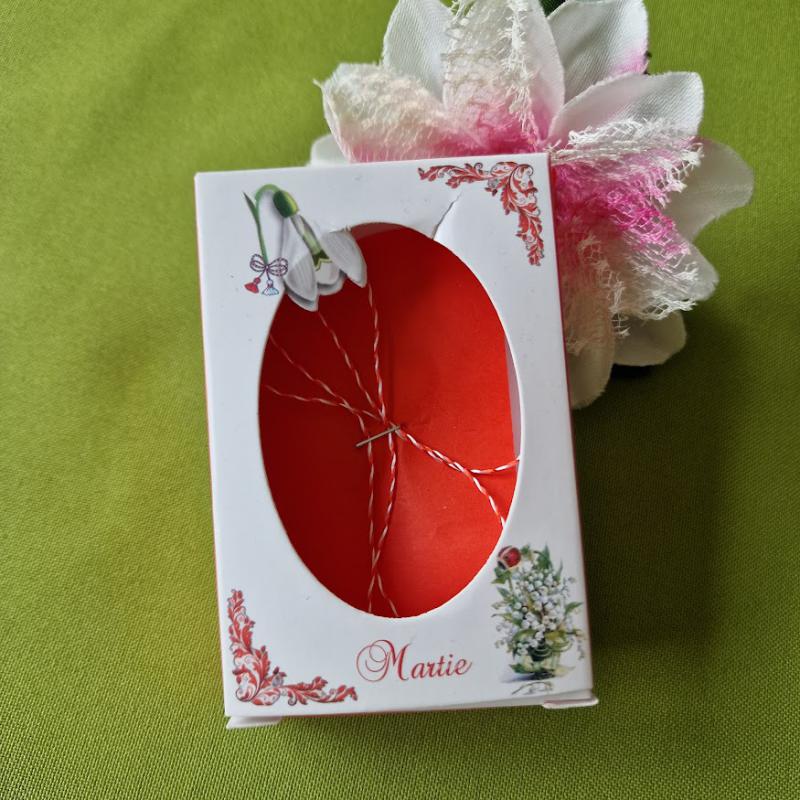 ESKÜVŐ DCS85 - Négyszög formájú tavasz köszöntő doboz - fehér/piros