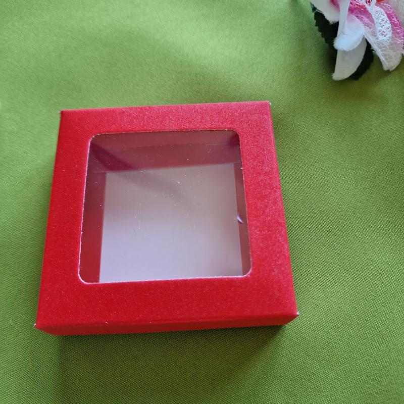 ESKÜVŐ DCS86 - Négyzet formájú gyűrűtartó doboz - piros