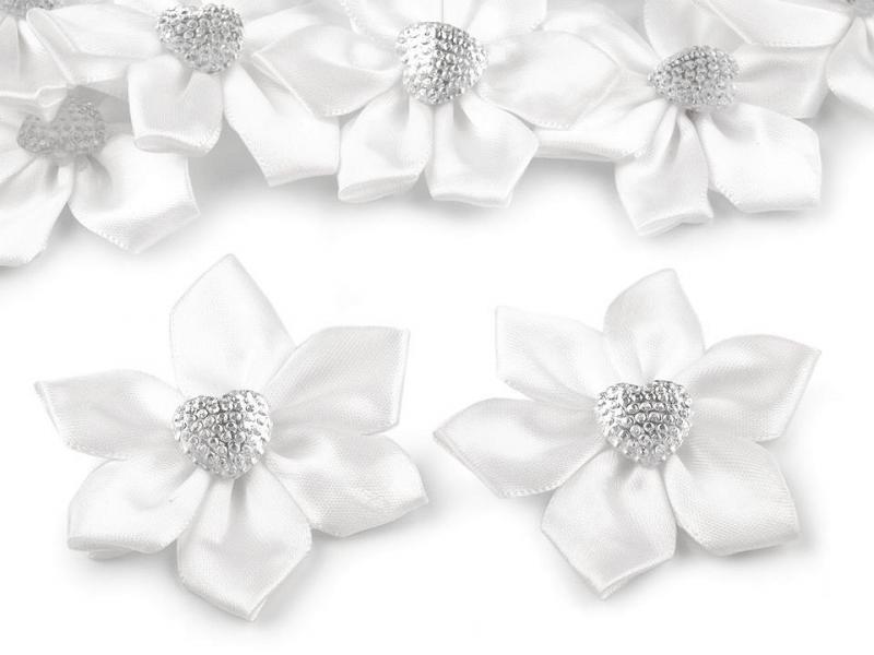 Esküvő  DEK51 - Hófehér szatén virágok csillogó 12mm-es szívvel