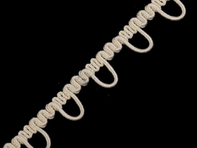 Esküvő - Ekrü paszomány rugalmas gomblyukas 15 mm