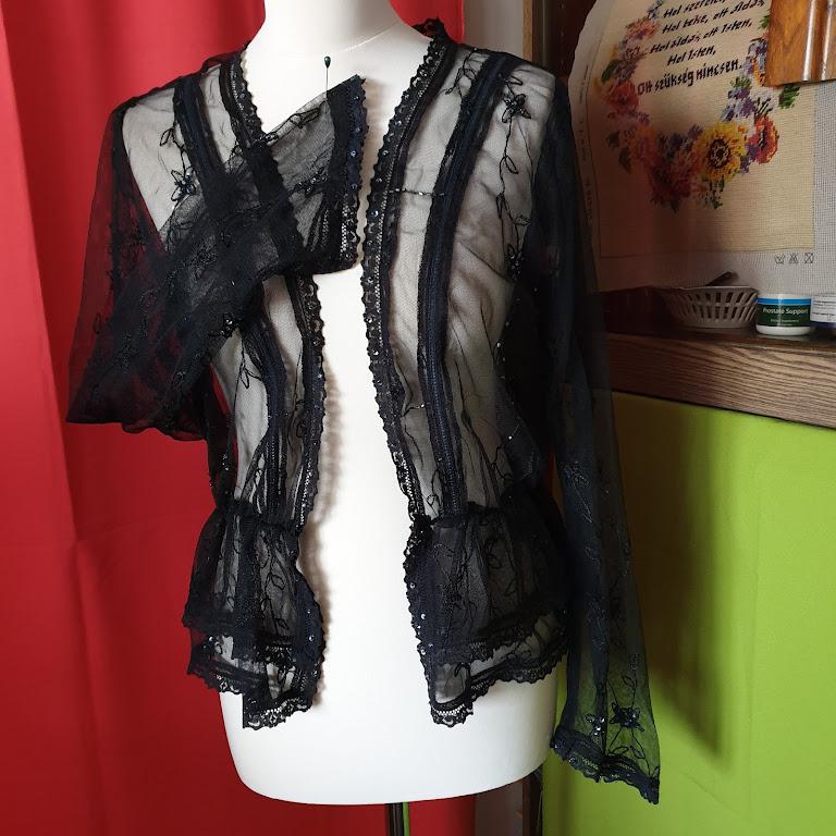 ESKÜVŐ - Elegáns fekete hímzett, gyöngyös női blúz