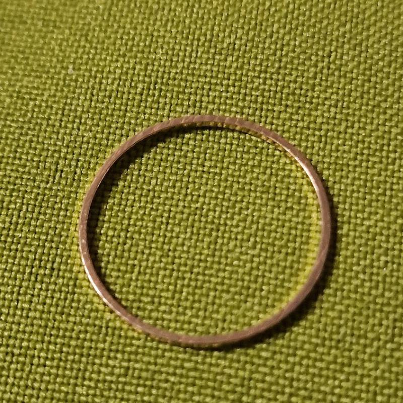 ESKÜVŐ, ELJEGYZÉS GYR83 - 1mm-es arany színű acél karikagyűrű