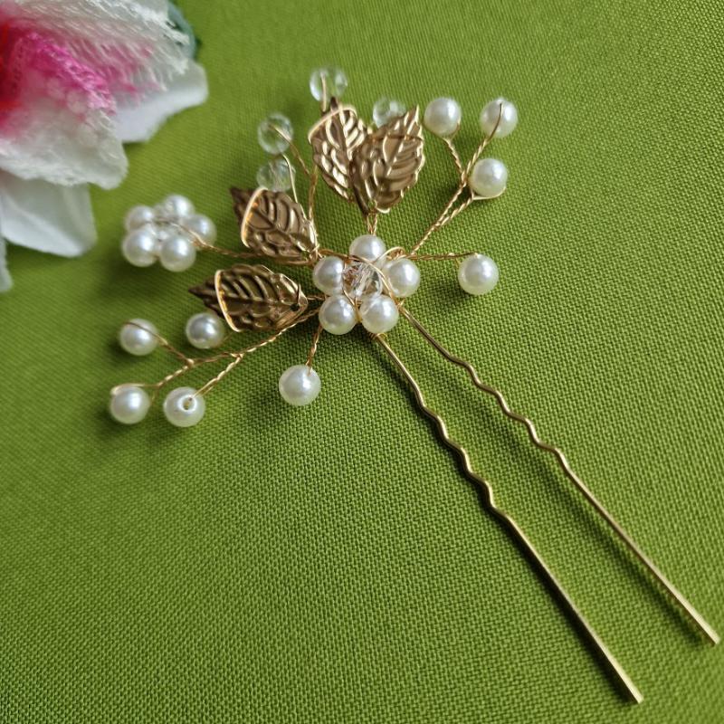 ESKÜVŐ HAD240 - Arany színű 4 leveles gyöngyös hajtű, hajdísz