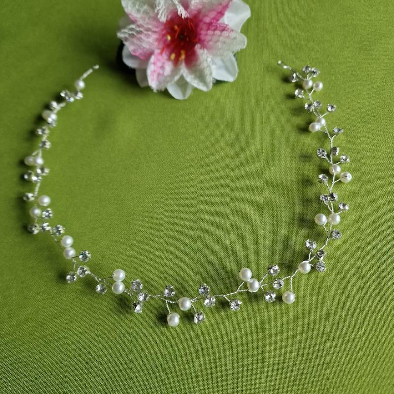 ESKÜVŐ HAD261 – Menyasszonyi gyöngyös, strasszos hajdísz, hajbavaló