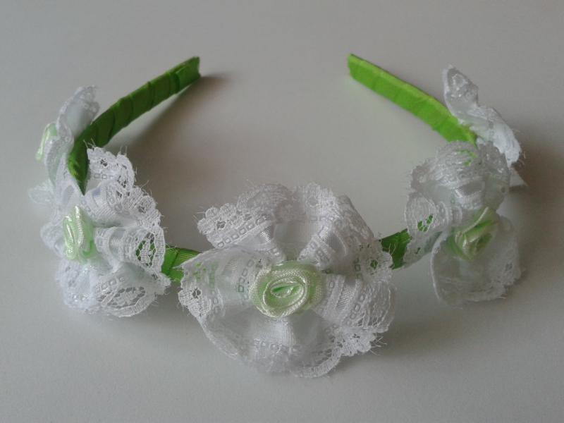 ESKÜVŐ HPT11 - Fehér csipke virágos almazöld hajpánt, hajráf