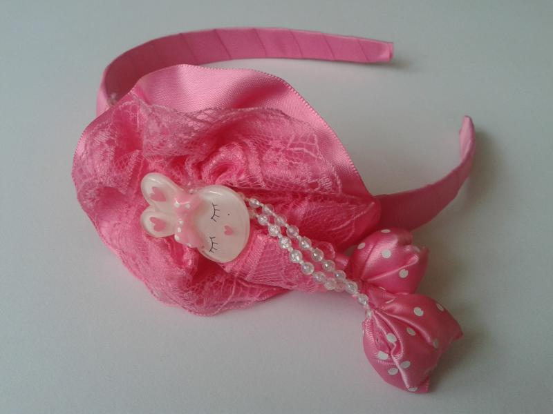 ESKÜVŐ HPT30 - Nyuszis csipke virágos pink szatén hajpánt, hajráf