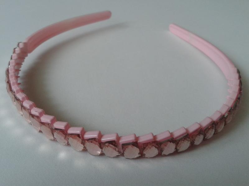 ESKÜVŐ HPT34 - Rózsaszín műanyag hajpánt, hajráf lapka díszítéssel