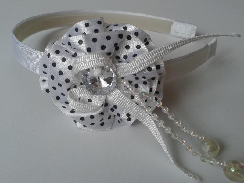 ESKÜVŐ HPT37 - Hófehér pöttyös  szatén virágos hajpánt, hajráf