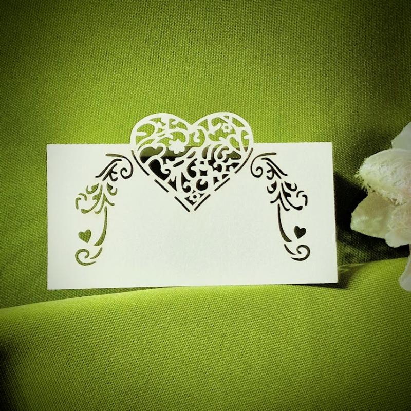 ESKÜVŐ KIEG32 - Esküvői ültetőkártya - csillogó aranyozott fehér szív mintás