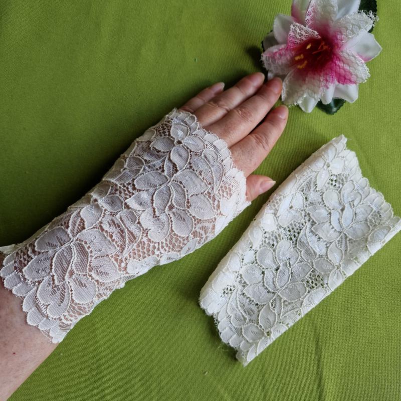 ESKÜVŐ KTY63 – 16cm-es ujjatlan pezsgő színű csipke kesztyű