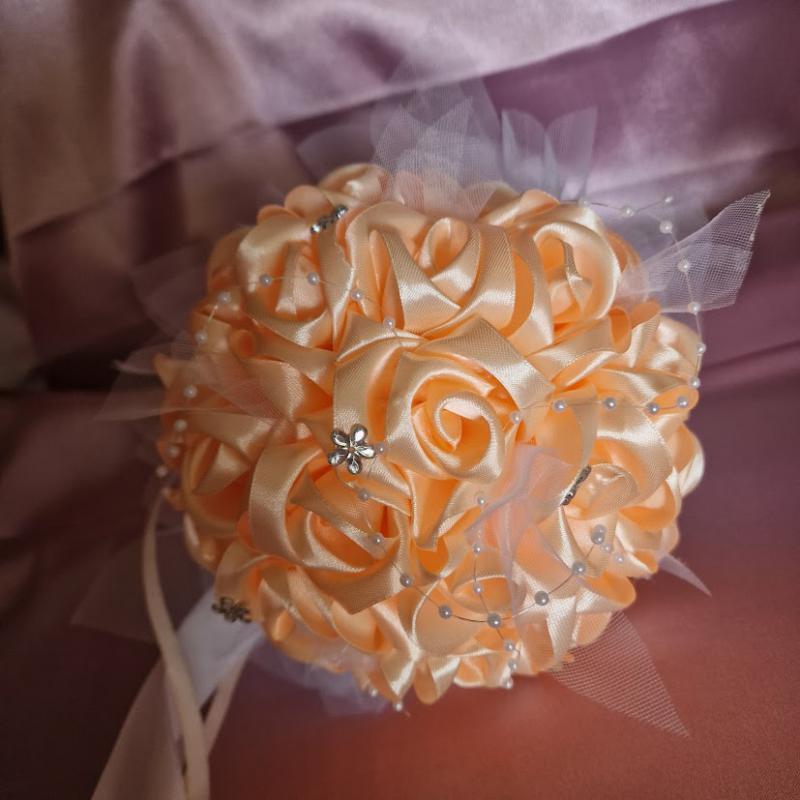 ESKÜVŐ MCS46 – Barack színű menyasszonyi dobócsokor 20x20cm