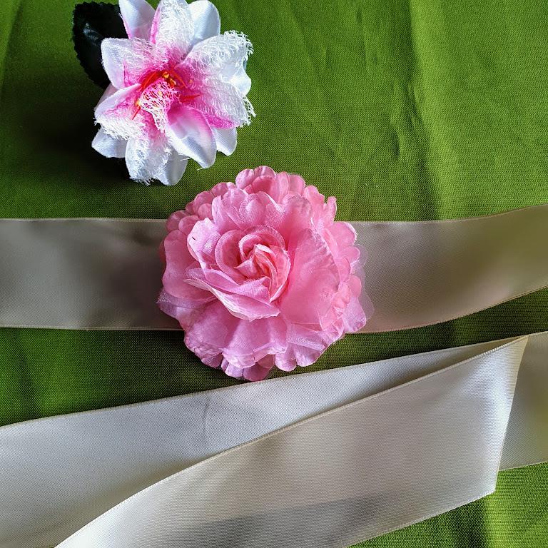 ESKÜVŐ MÖV11 - 10cm-es rózsaszín színű virágos menyasszonyi öv