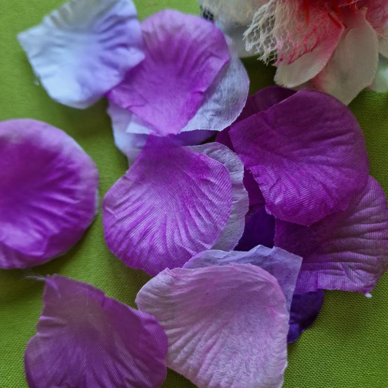 ESKÜVŐ, PARTI DEK80G -100db-os textil virágszirom – lila árnyalatok mix