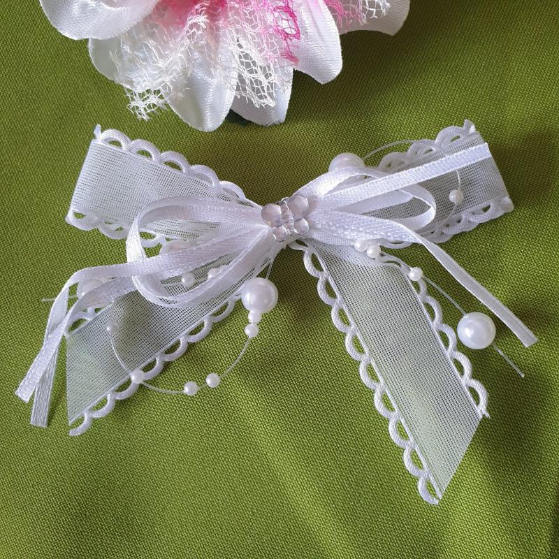 ESKÜVŐI dekor DEK28 - Fehér színű, Gyöngyös, pillangós masni 55x90mm