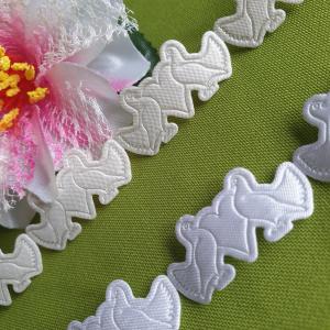 18SZK05 - 18mm-es Galamb formájú kivágott Esküvői szatén szalag - ekrü