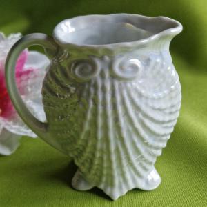 CSE03 - Wllsh Spinning, kagyló formájú, opálos csillogású szuvenír kancsó