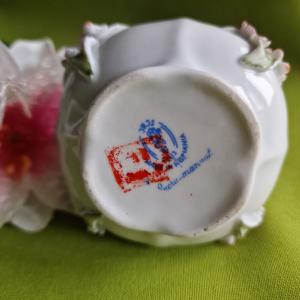 CSE06 - Vintage porcelán mini váza festett virágokkal