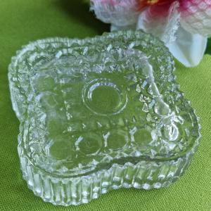 CSE56 - Vintage préselt üvegből készült lóhere alakú ékszertertó, csecsebecse tál szegélyes