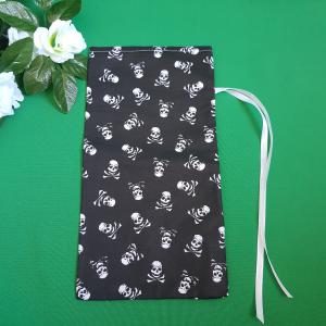 DCS73 - Koponya mintás bor és pezsgőtartó textil ajándéktasak, zsák kb. 13x32cm