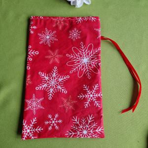 DCS88 - Hópehely mintás mikulás zsák, textil ajándéktasak - piros
