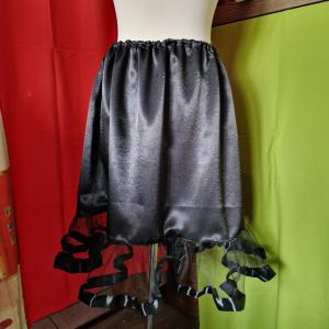 ESKÜVŐ ASZ11 - Szatén szoknya tüll fodorral - választható szín és méret