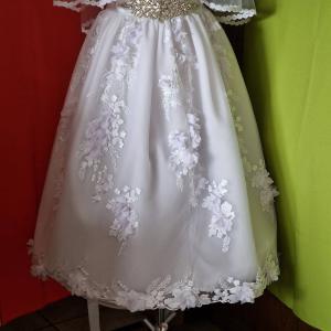 ESKÜVŐ ASZ43 - Fehér színű, hímzett 3D virágos rövid menyasszonyi szoknya