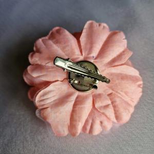ESKÜVŐ BCS08 - Kitűző, bross, hajcsat - Kb. 9cm-es rózsaszínű virág