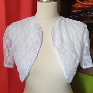 ESKÜVŐ BOL10 - Fehér menyasszonyi rövid ujjú csipke boleró