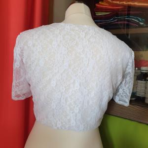 ESKÜVŐ BOL10 - Fehér menyasszonyi rövid ujjú csipke boleró