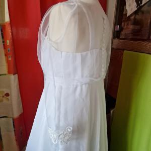 ESKÜVŐ BOL104 - Fehér menyasszonyi hosszú csipkés ujjú gombos boleró