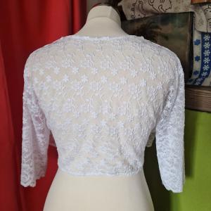 ESKÜVŐ BOL108 - Fehér menyasszonyi rövid ujjú bordűrös csipke boleró