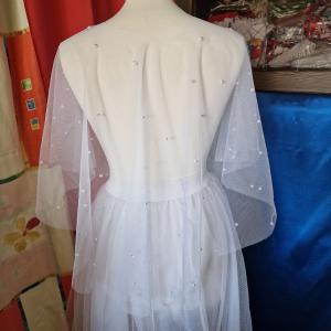 ESKÜVŐ BOL136 - Elegáns fehér színű gyöngyös boleró, pelerin