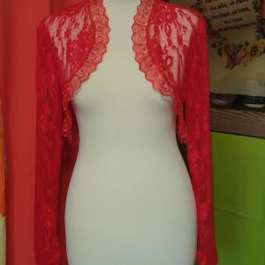 ESKÜVŐ BOL29 – Elegáns hosszú ujjú piros csipke boleró – piros csipke széllel