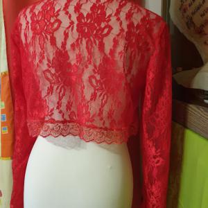 ESKÜVŐ BOL29 – Elegáns hosszú ujjú piros csipke boleró – piros csipke széllel