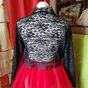 ESKÜVŐ BOL29B – Elegáns hosszú ujjú fekete csipke boleró – fekete csipke széllel