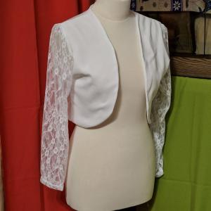 ESKÜVŐ BOL57 - Fehér menyasszonyi hosszú csipkés ujjú boleró