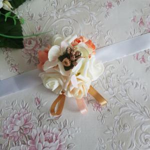 ESKÜVŐ CSD27 - Arany és fehér habvirágból készült csuklódísz