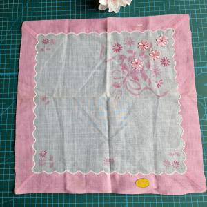 ESKÜVŐ DZS09 - Pamut hímzett díszzsebkendő 33,3x33,3cm - Japán rózsaszín